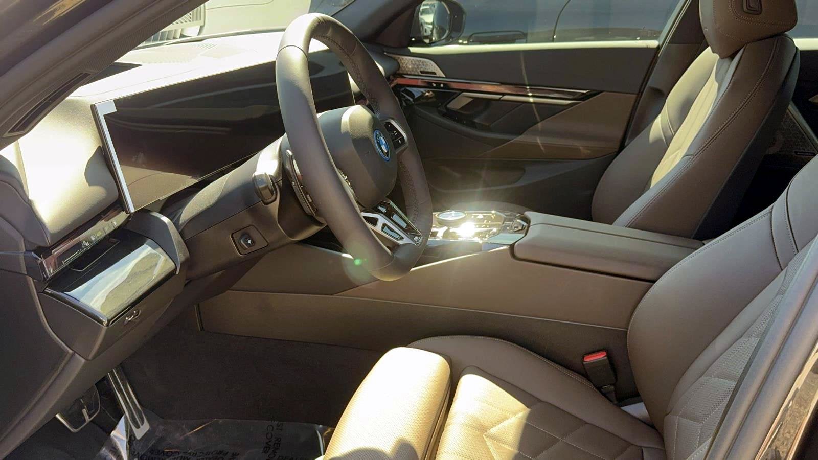 2026 BMW 5 Series 550e xDrive