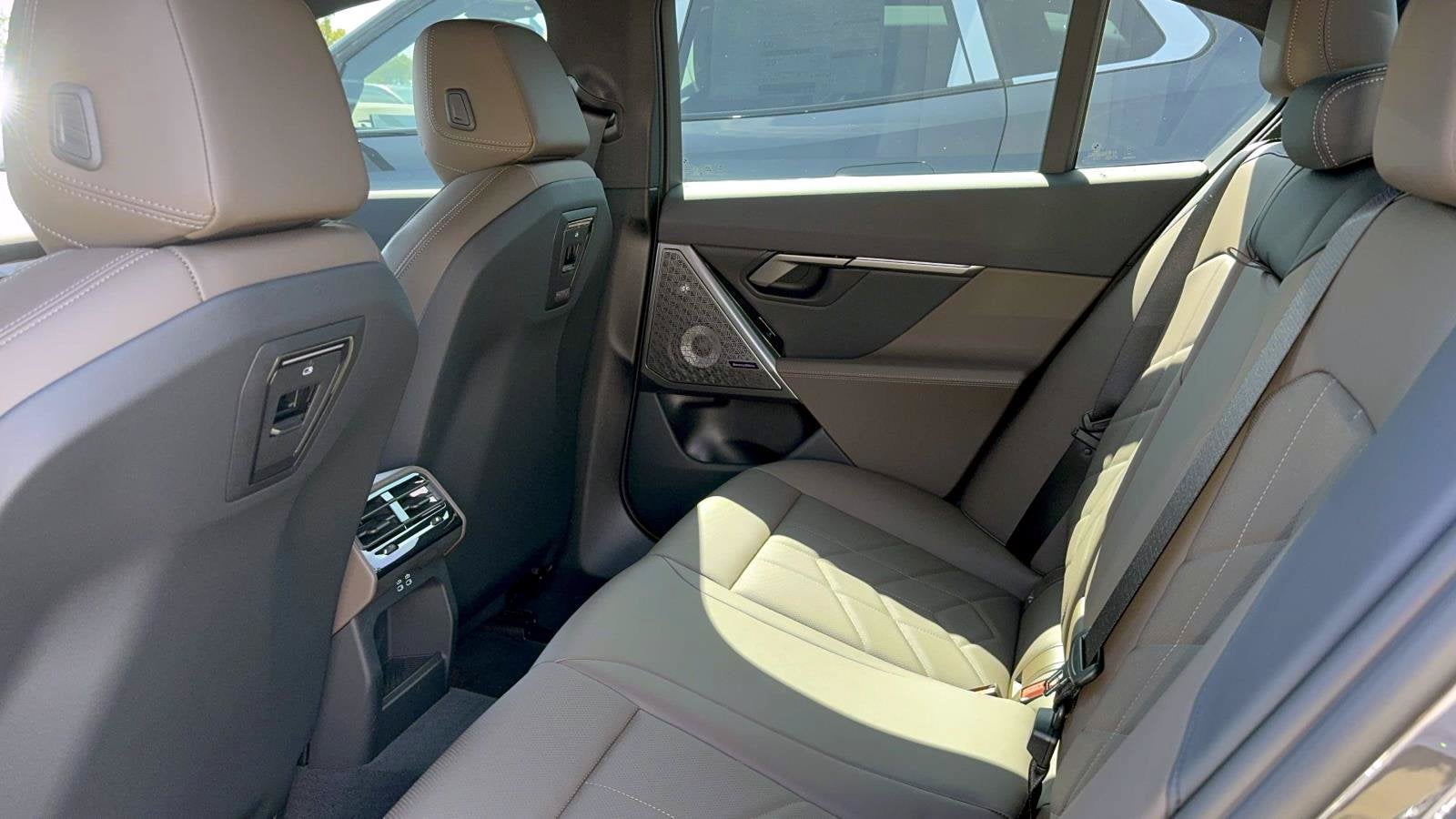 2026 BMW 5 Series 550e xDrive