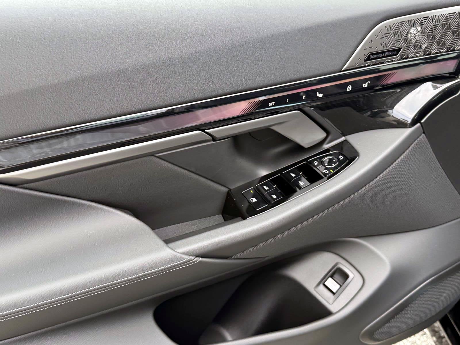 2027 BMW 5 Series 550e xDrive