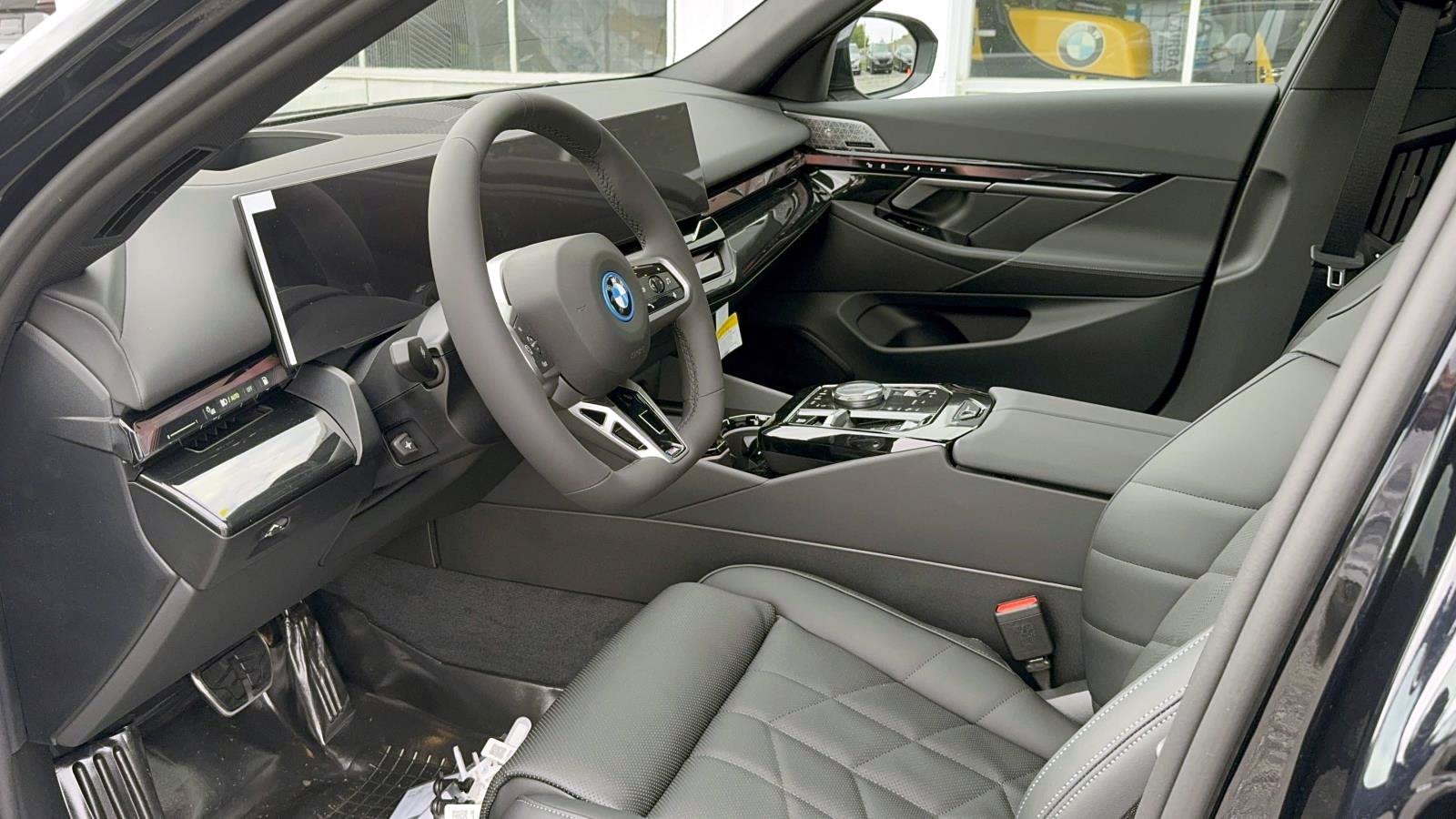 2027 BMW 5 Series 550e xDrive