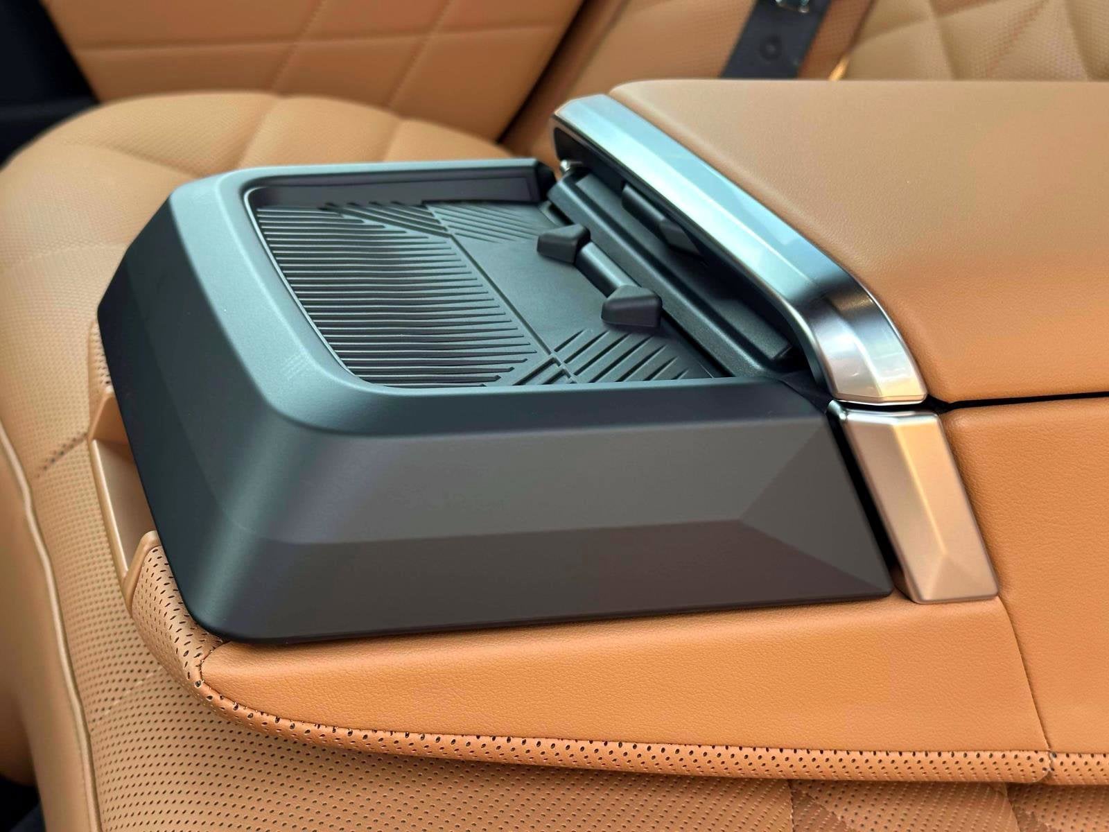 2025 BMW 7 Series 740i xDrive