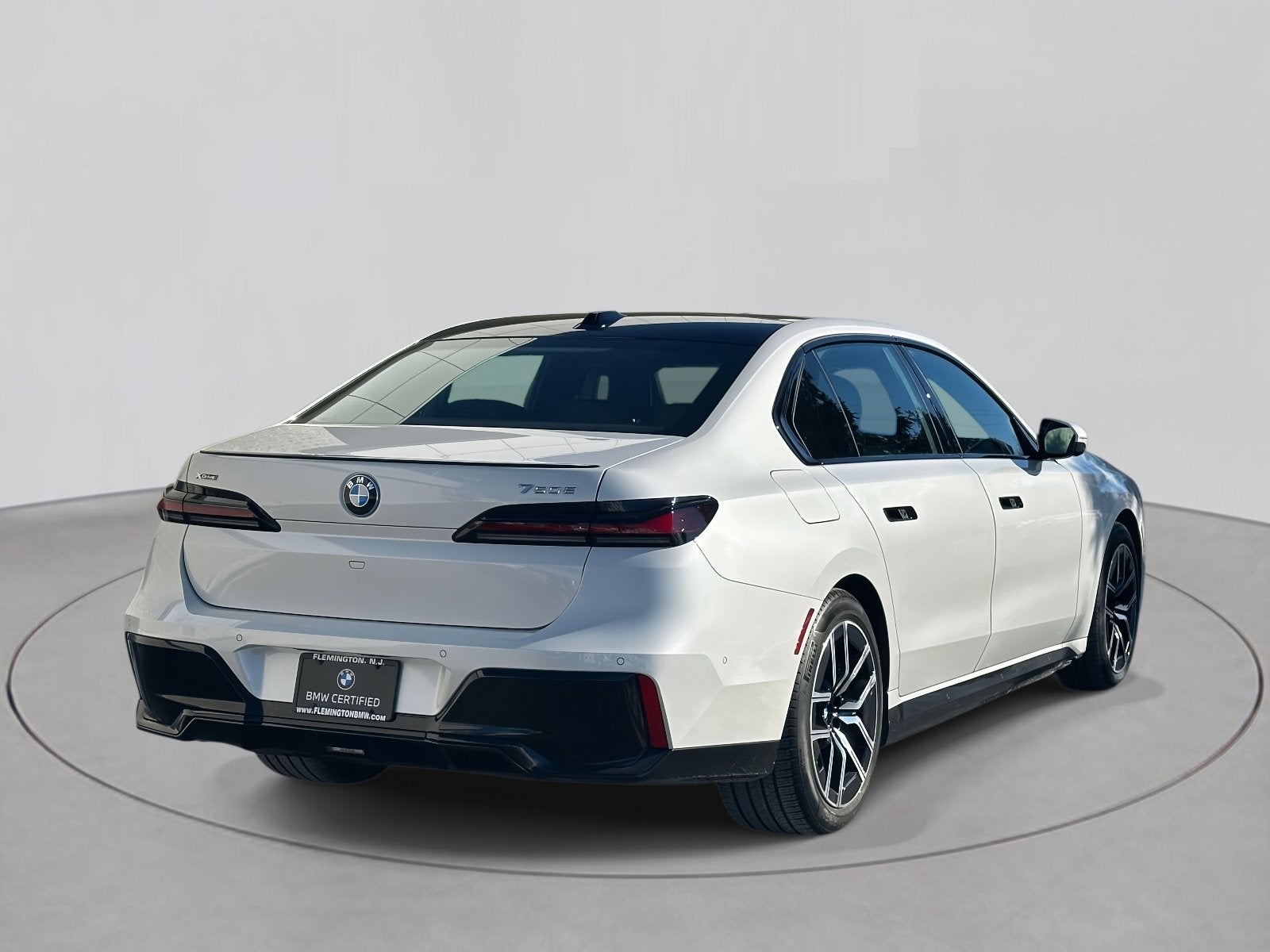 2025 BMW 7 Series 750e xDrive