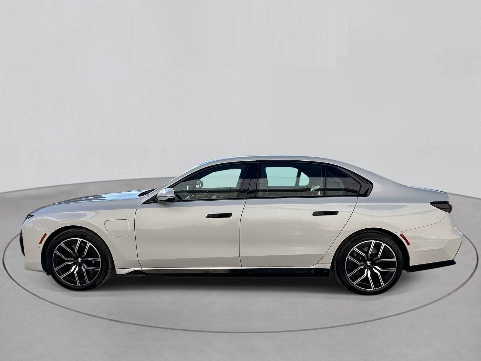 2025 BMW 7 Series 750e xDrive