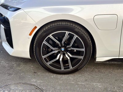 2025 BMW 7 Series 750e xDrive
