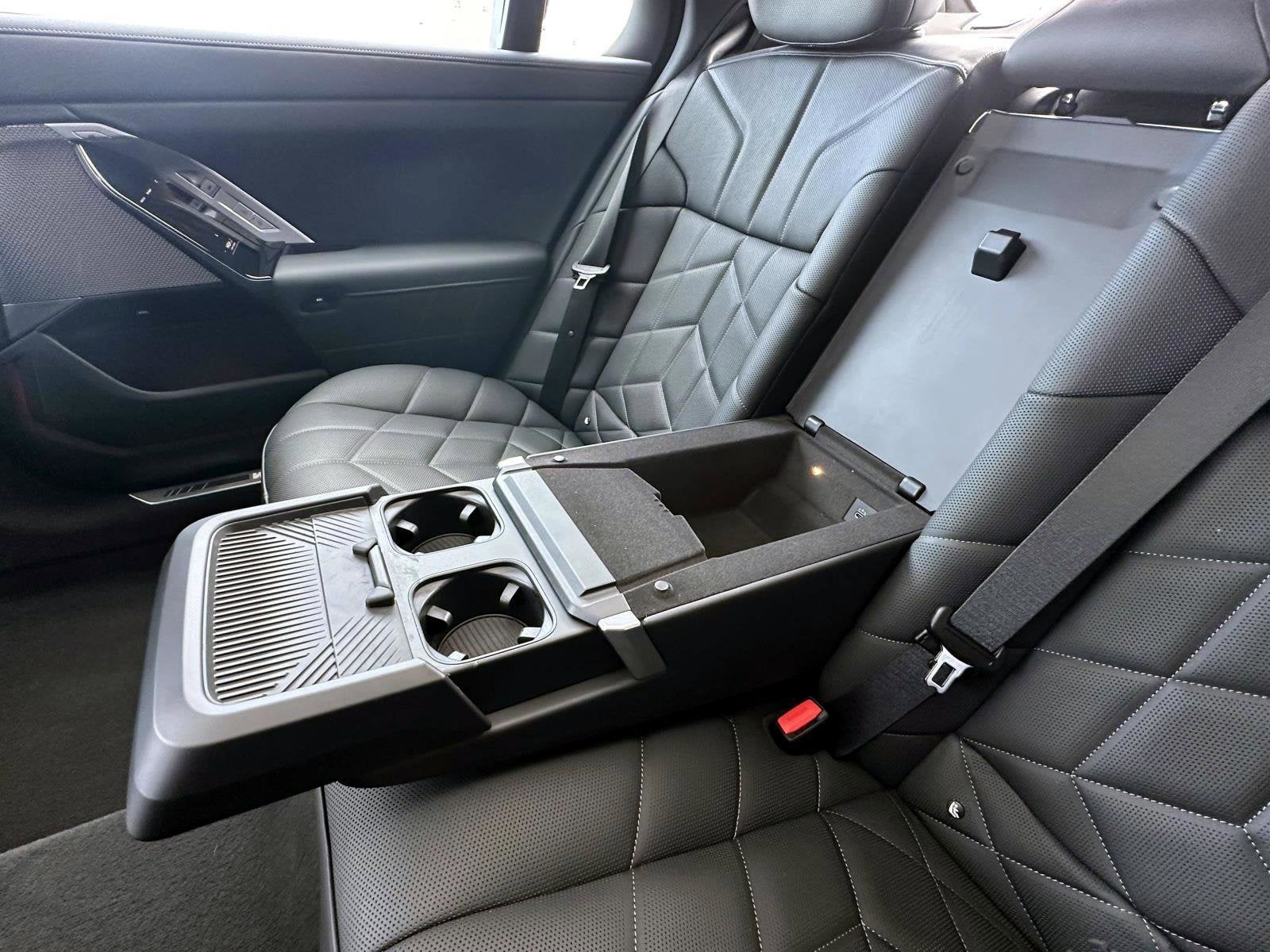 2025 BMW 7 Series 750e xDrive