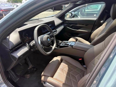 2025 BMW 5 Series 530i xDrive
