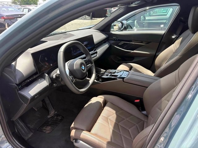 2025 BMW 5 Series 530i xDrive