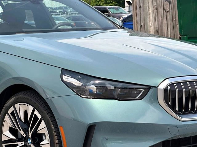 2025 BMW 5 Series 530i xDrive