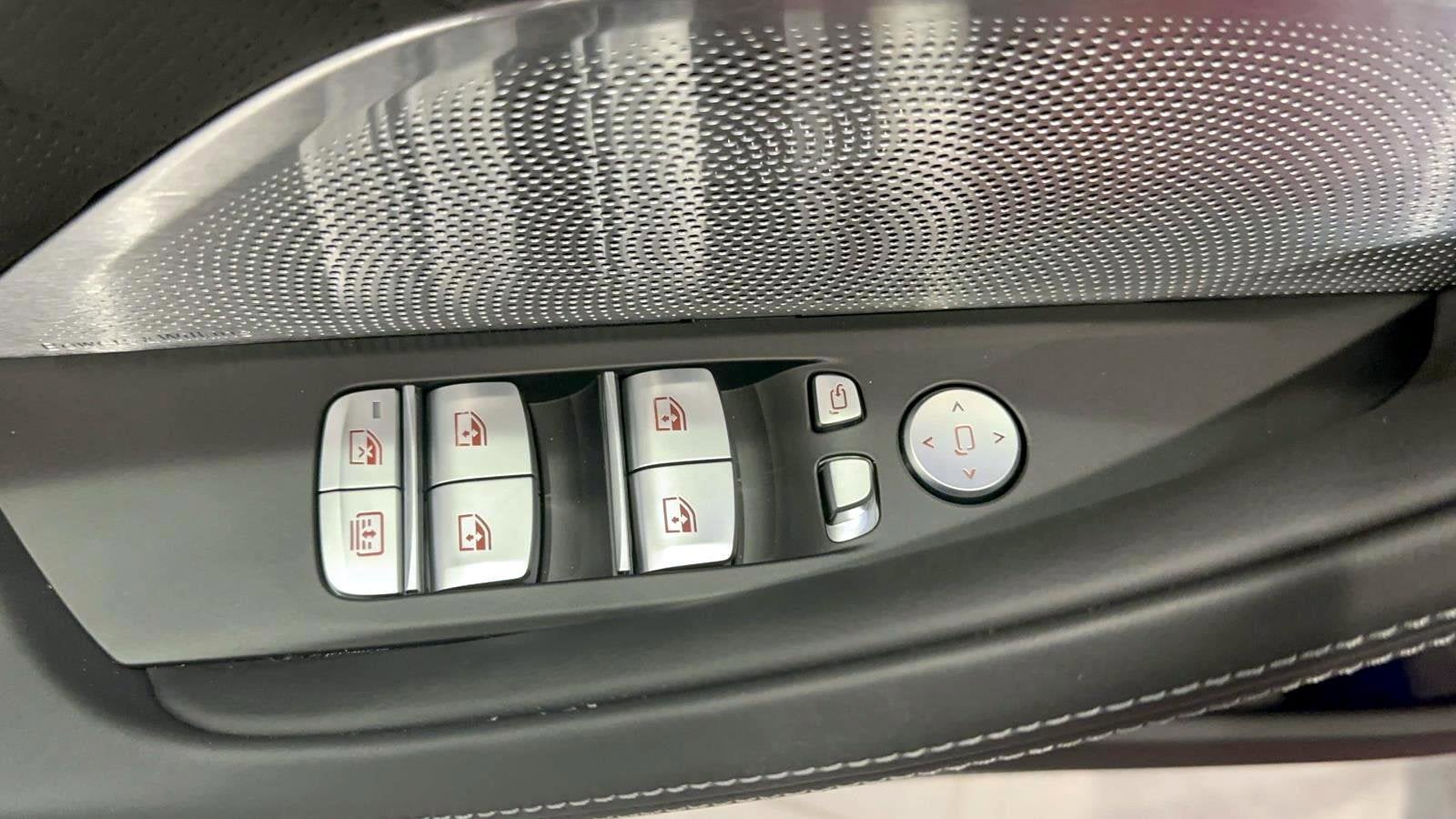 2026 BMW 8 Series M850i