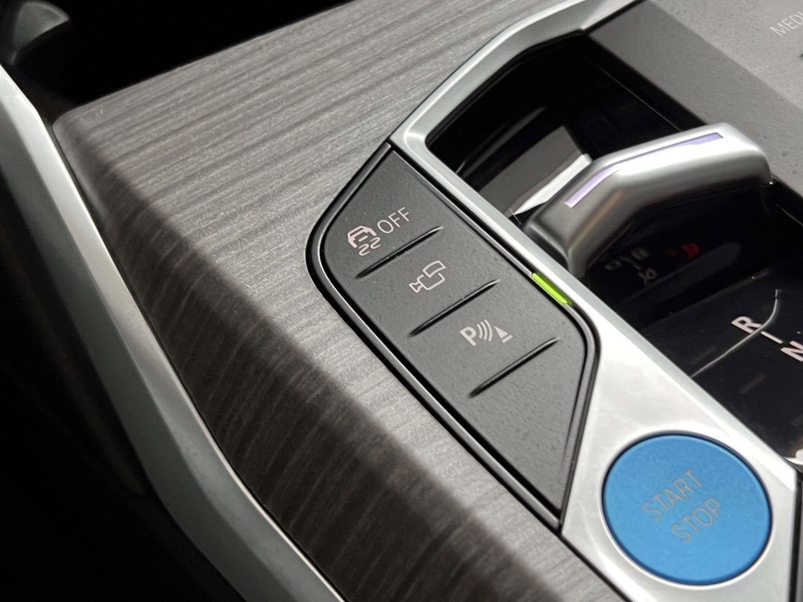 2025 BMW i4 xDrive40