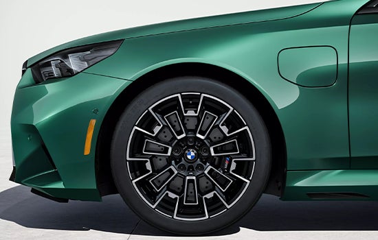 The BMW M5 Touring’s tire wheel. | Flemington BMW in Flemington NJ