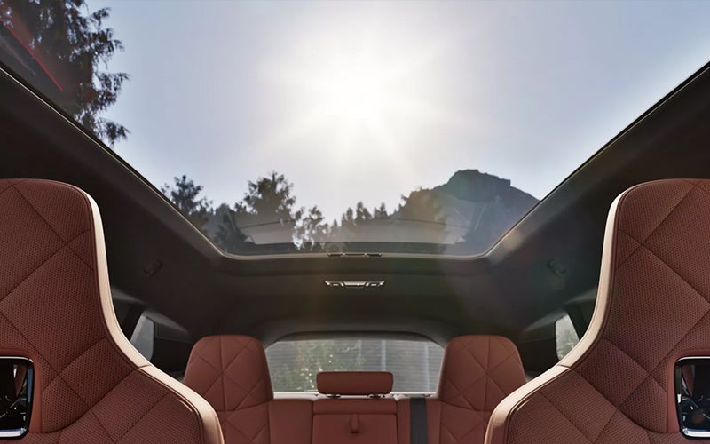 M Multi-function Seats and panoramic eclipsing roof. | Flemington BMW in Flemington NJ